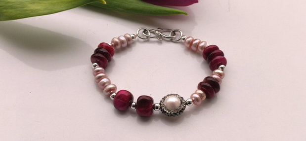 Bratara  perle purple freshwater & red tiger eye