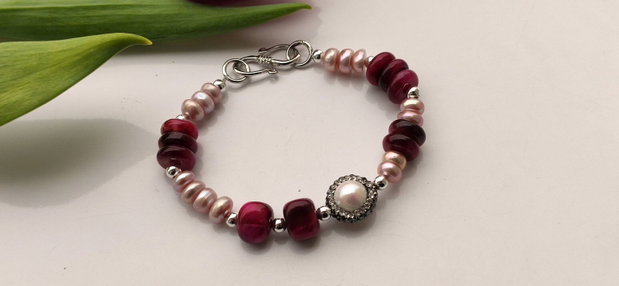 Bratara  perle purple freshwater & red tiger eye