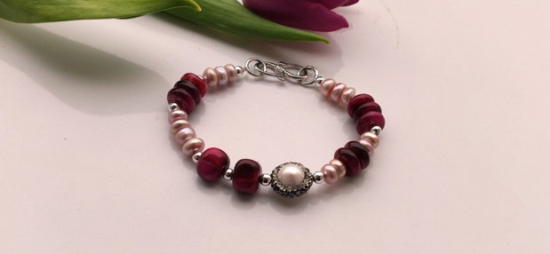 Bratara  perle purple freshwater & red tiger eye