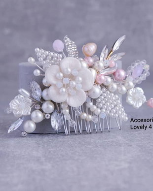 Brianna *Pieptan floral cu perle Swarovski- Colecția de lux