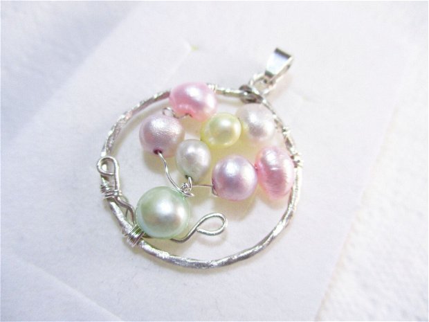 Pandantiv argint si perle de cultura pastelate roz-bleu-lila...
