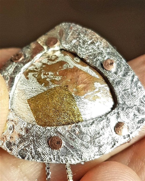 set unicat, compus din pandantiv, cercei si inel, din cupru, argint 999 si aur 24K, realizat in tehnica mokume gane, inlay si keumboo