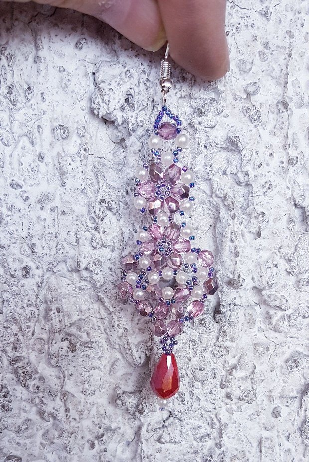 cercei vintage, tip candelabru din margele cehesti biconice roz, perle de sticla albe si margele japoneze multicolore