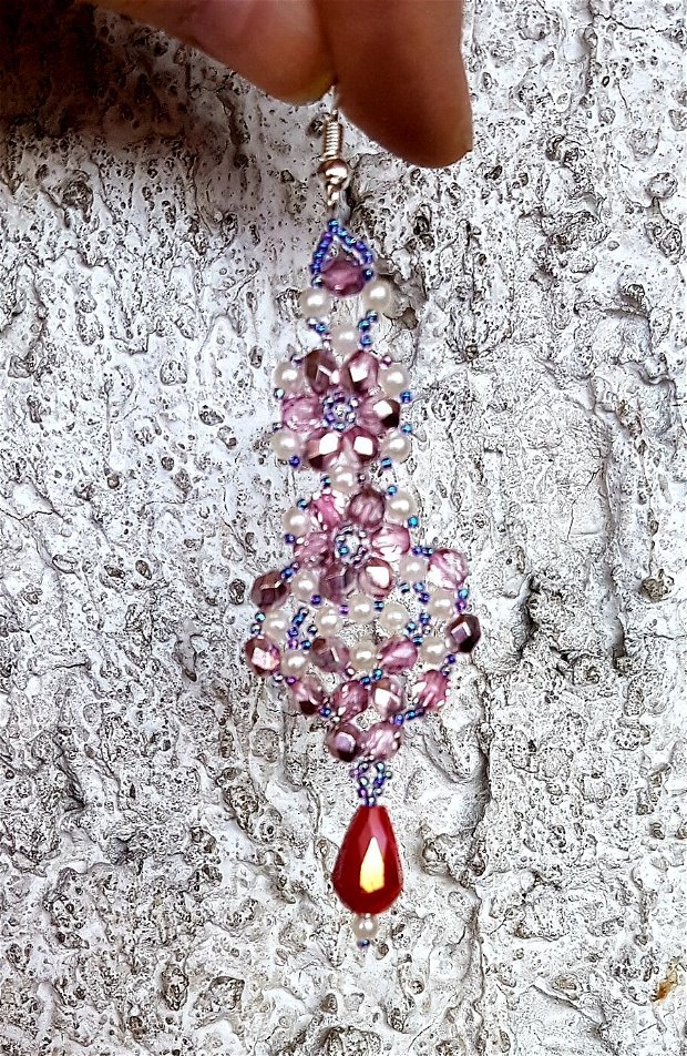 cercei vintage, tip candelabru din margele cehesti biconice roz, perle de sticla albe si margele japoneze multicolore