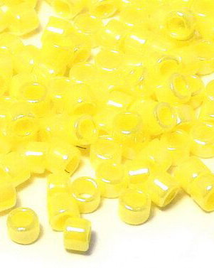 Margele TOHO-Treasure, 11/0, Opaque-Lustered Dandelion - 128