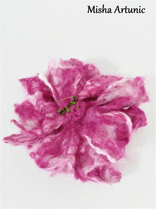 Brosa - Floare impaslita in tonuri de magenta