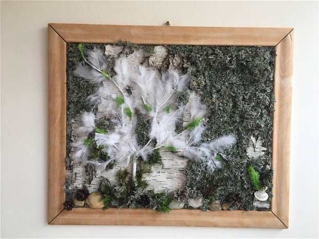 "Copacul vietii" (simbolul nemuririi)-tablou realizat pe scoarta mesteacan, infrumusetat cu muschi, licheni stabilizati, conuri pin