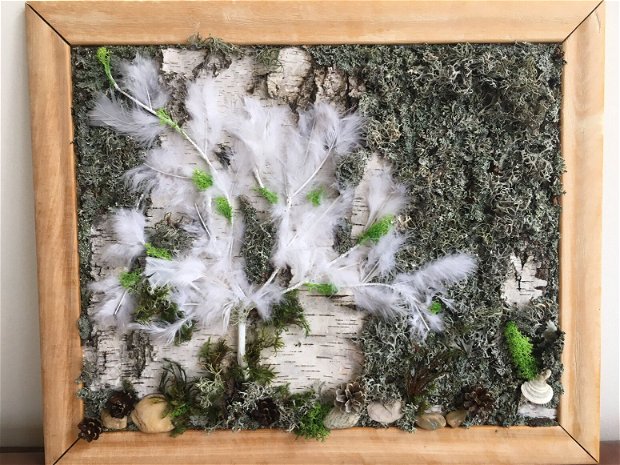 "Copacul vietii" (simbolul nemuririi)-tablou realizat pe scoarta mesteacan, infrumusetat cu muschi, licheni stabilizati, conuri pin