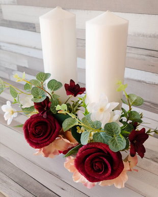 Lumanare decorata cu flori din hartie