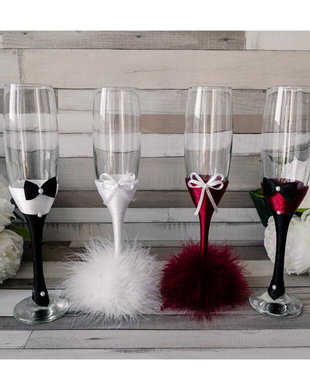 Set 4 pahare de sampanie pentru miri si nasi decorate cu snur si pene