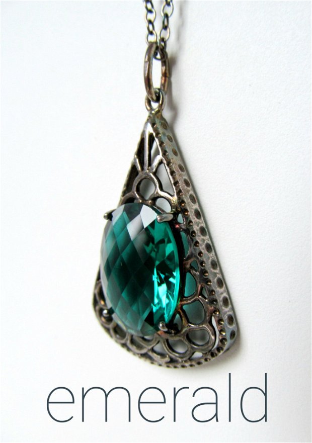 Pandantiv argintat 925 și cristal verde-smarald