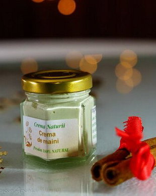 Crema de maini reparatoare cu aroma divina de ylang-ylang