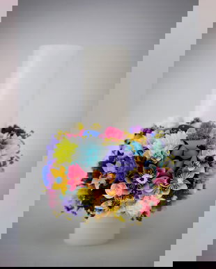 Lumanare de cununie sau botez, decorata cu flori din hartie, hartie de matase si flori uscate.