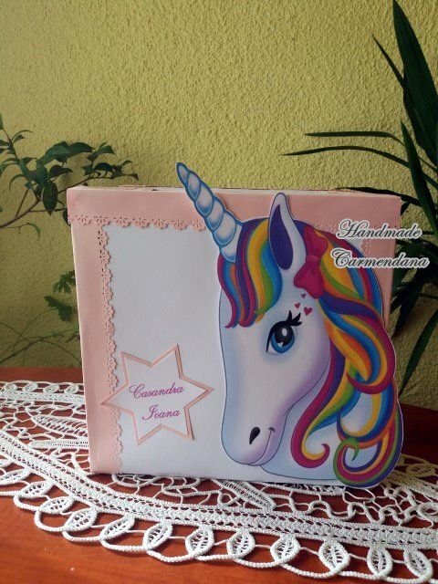 Cutie de dar unicorn