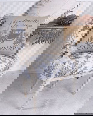 Perna decorativa nostalgica cu caleasca Cenusaresei