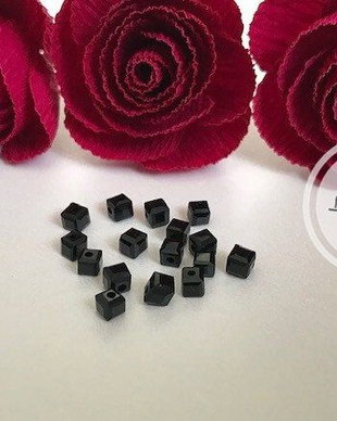 Cristal swarovski cubic negru- 4x4 mm