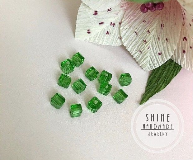 Cristal cubic verde- 4x4 mm