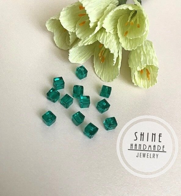 Cristal cubic emerald- 4x4 mm