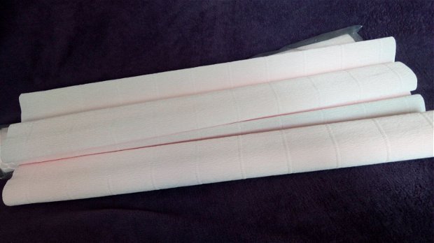 Hârtie floristica (50cmx2,5m) roz pal