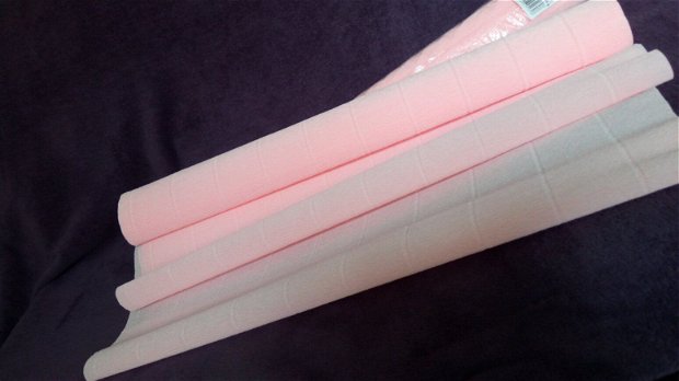 Hârtie floristica (50cmx2,5m) roz deschis