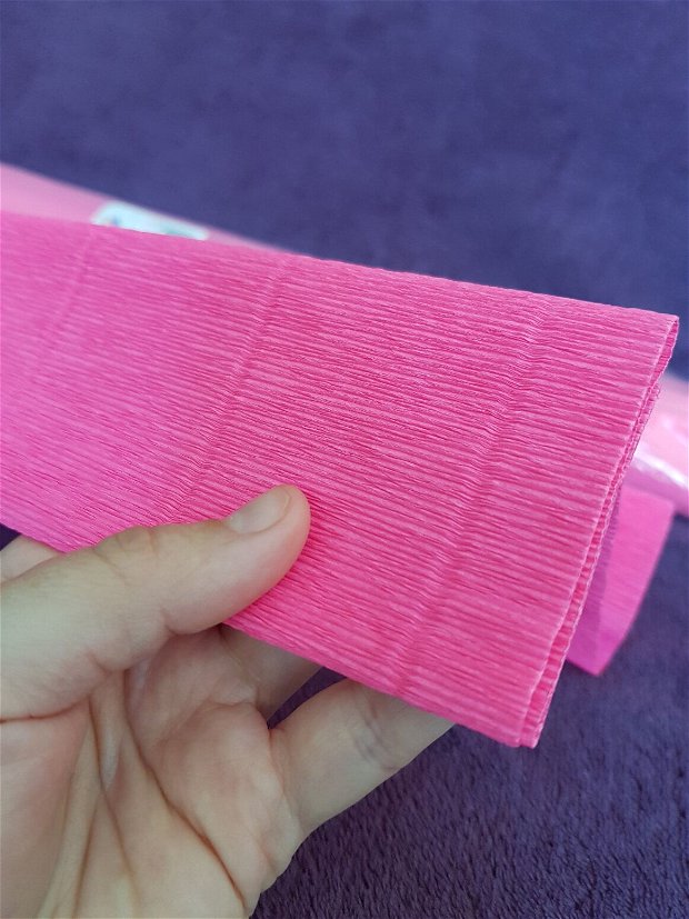 Hârtie floristica (50cmx2,5m) roz bonbon