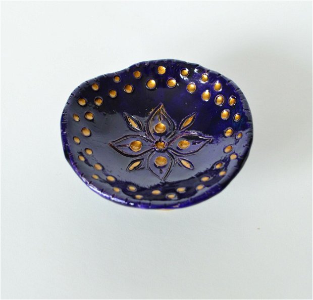 Farfuroara ceramica pentru bijuterii