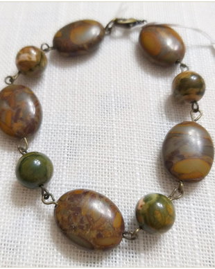 BRATARA-RHYOLITE SI JASPER