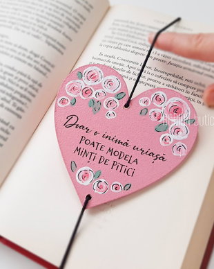 Semn de carte educatoare in forma de inima pictat personalizat