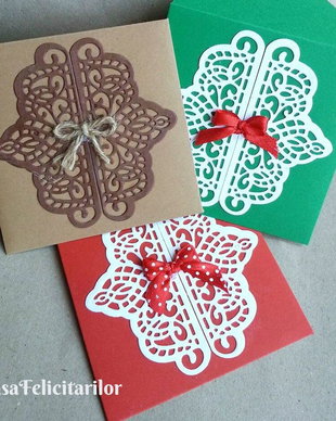 Plicuri decorate cu model dantelat.
