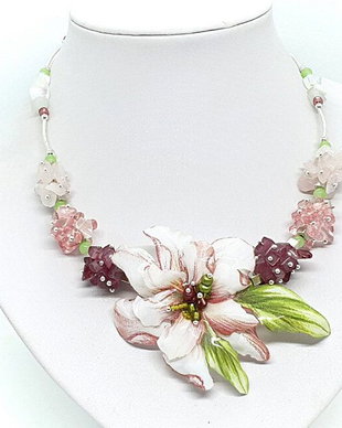 Colier magnolie in roz degrade