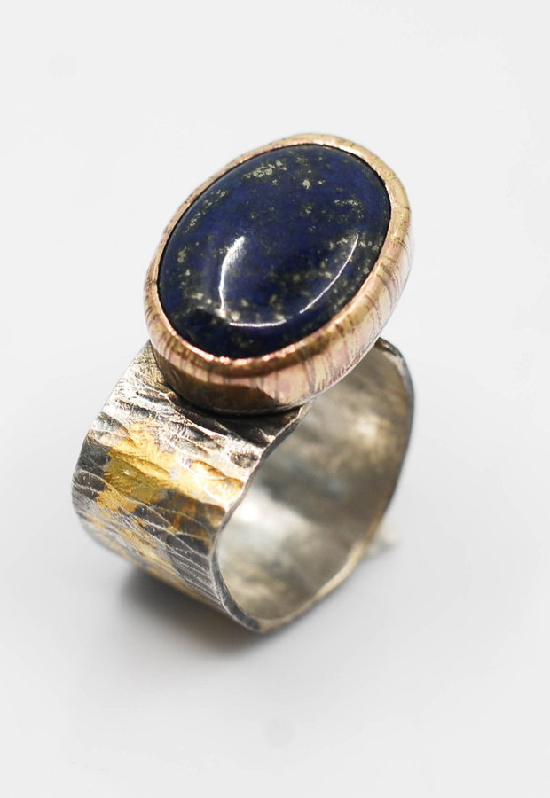 Inel din argint şi lapis cabochon, cu profil gold-filled