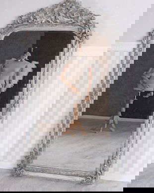 Oglinda baroc din cristal cu o rama gri antichizat cu decoratiuni