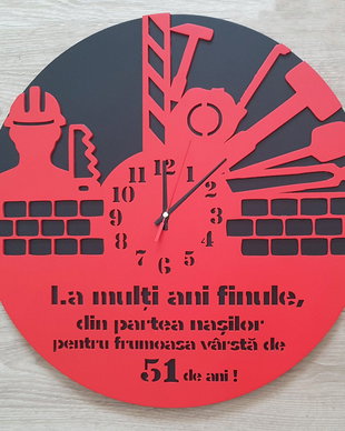 Ceas personalizat pentru constructori