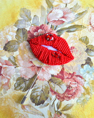 Brosa Red Lips