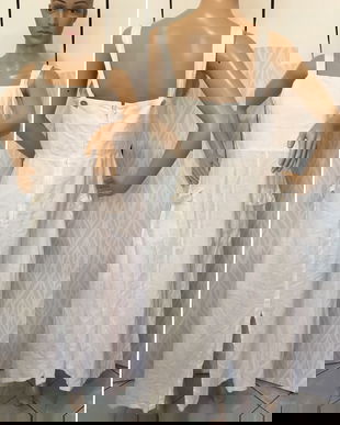 ROCHIE VAPOROASA PANZA IN ALB