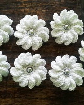Lot 7 floricele albe, crosetate manual