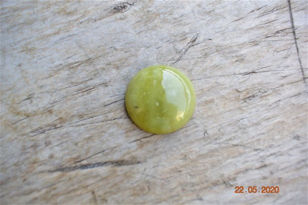 Cabochon jad lemon, 30 mm