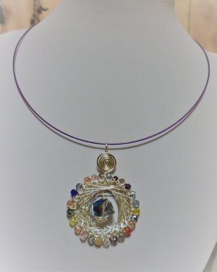 Colier din sarma si cristale tip swarovski