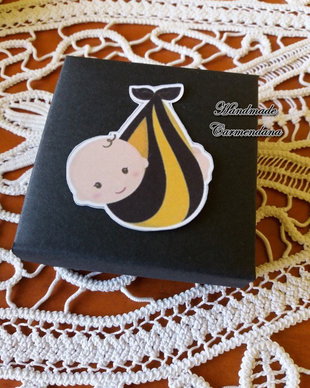 Cutiuta bebe albinuta
