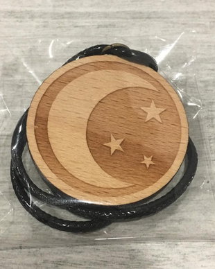 Medalion lemn luna si stele