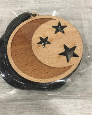 Medalion lemn luna si stele decupate