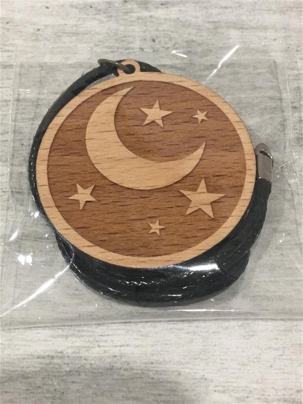 Medalion lemn luna si stele