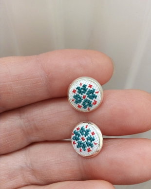 Cercei cu surub si broderie manuala cod CS3412