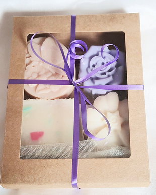 Super Promotie! Set Shea, Roses & Lavender + cadou Lavender Lip Balm