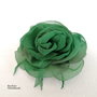 Brosa trandafir verde