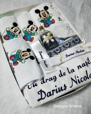 Trusou de botez personalizat MICKY/MINNIE, personaje DISNEY