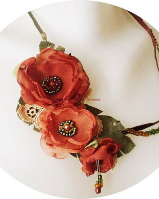 colier floral teracota