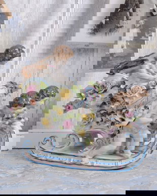 Platou din portelan cu trei ingerasi