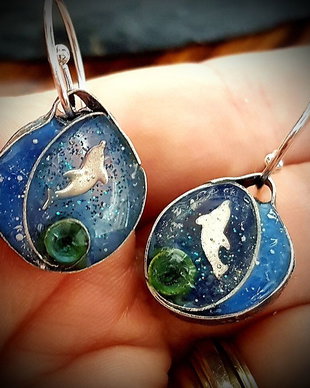cercei unicat cu tema marina si delfini, din argint fin, rășină UV si cristale Swarovski