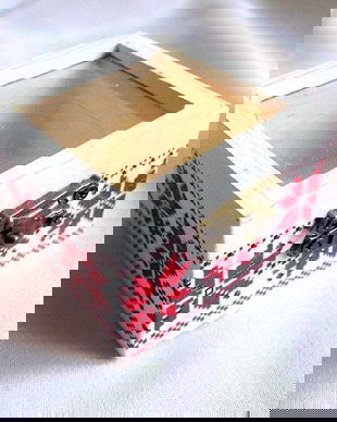 cutiuta cu motiv traditional 32862